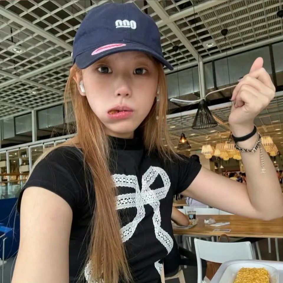 默默的我，不默默的我们